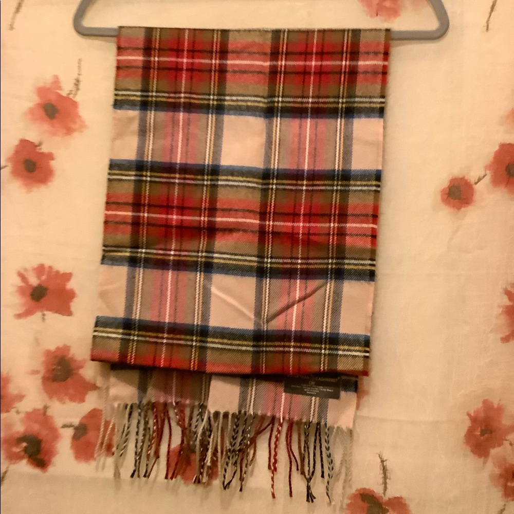 Scarf - Picture 2 of 3